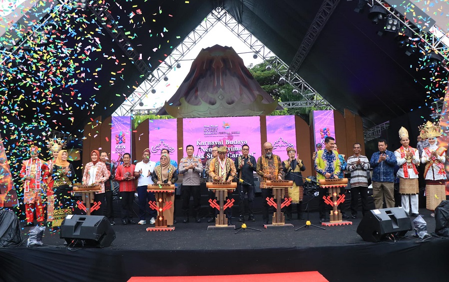 Pj-Gubernur-Lampung-Buka-Krakatau-Festival-Tahun-2024