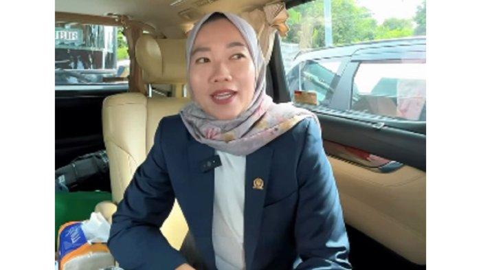 SOROTI-BANJIR-Lesty-Putri-Utami-anggota-Komisi-IV-DPRD-Lampung