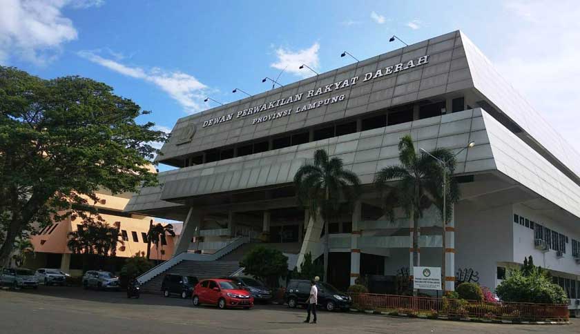 melihat-pelaksanaan-anggaran-dprd-provinsi-lampung_20210309080301